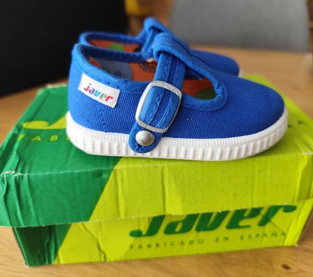 Zapatillas bebé . ENVÍO