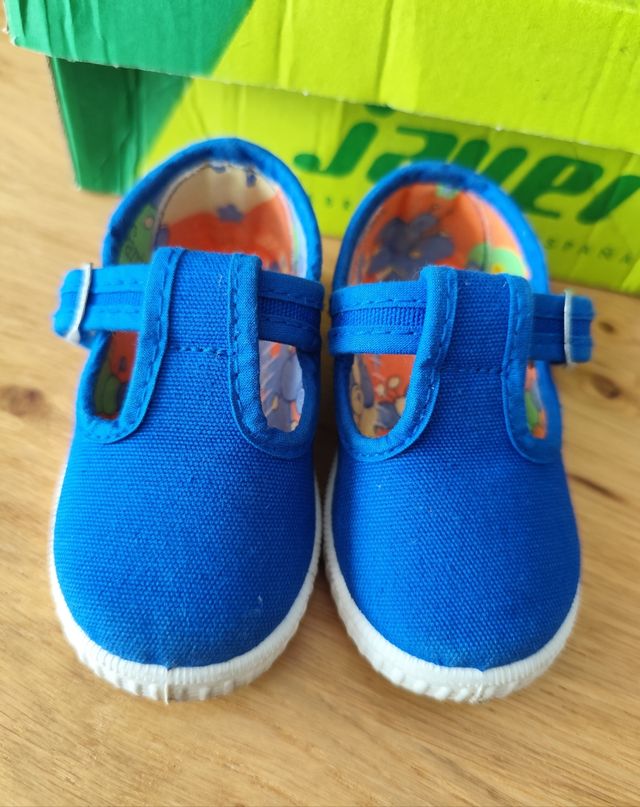Zapatillas bebé . ENVÍO