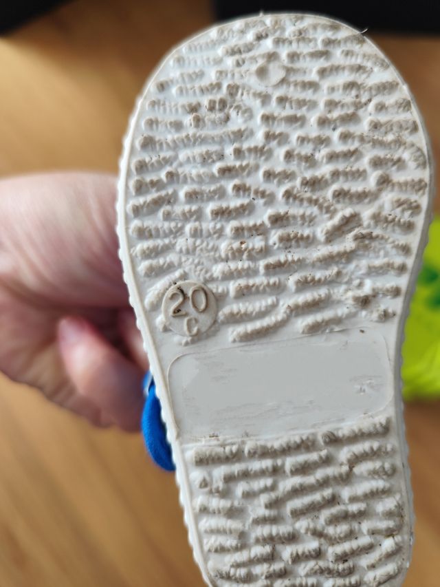 Zapatillas bebé . ENVÍO