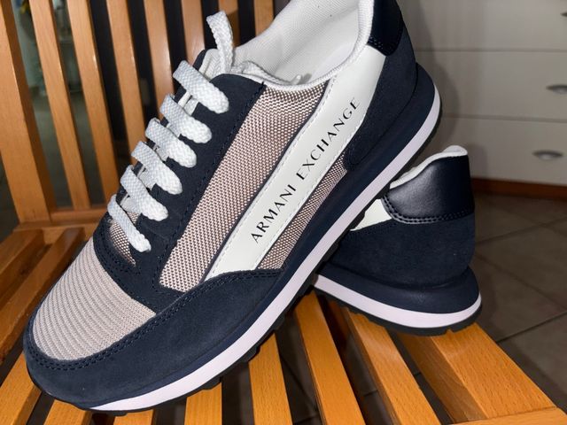 Scarpe Armani Exchange blu e bianche