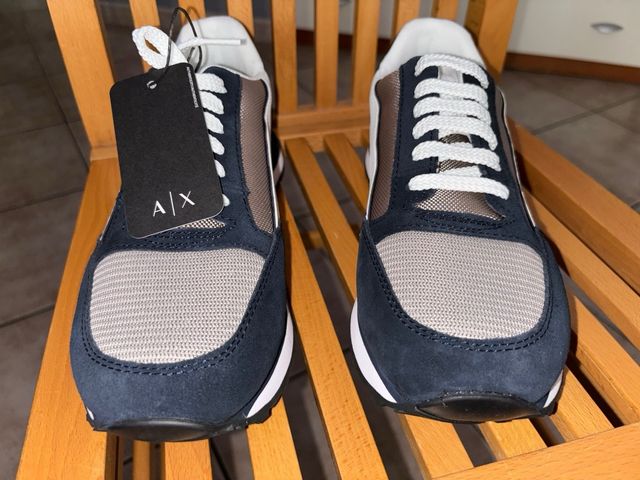 Scarpe Armani Exchange blu e bianche