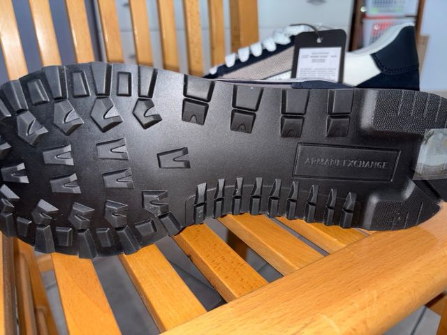 Scarpe Armani Exchange blu e bianche