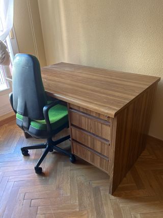 Escritorio madera marrón