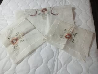 Set 3 Tovagliette ricamate in lino
