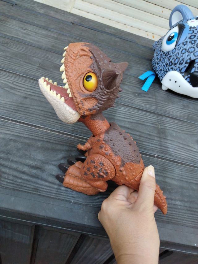 Dinosaurio Jurásico World bebé