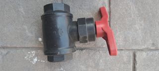 2 Llaves de paso PVC
32x1"  y la 1"