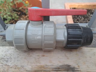 2 Llaves de paso PVC
32x1"  y la 1"