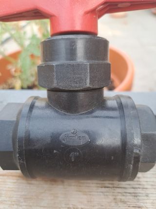 2 Llaves de paso PVC
32x1"  y la 1"