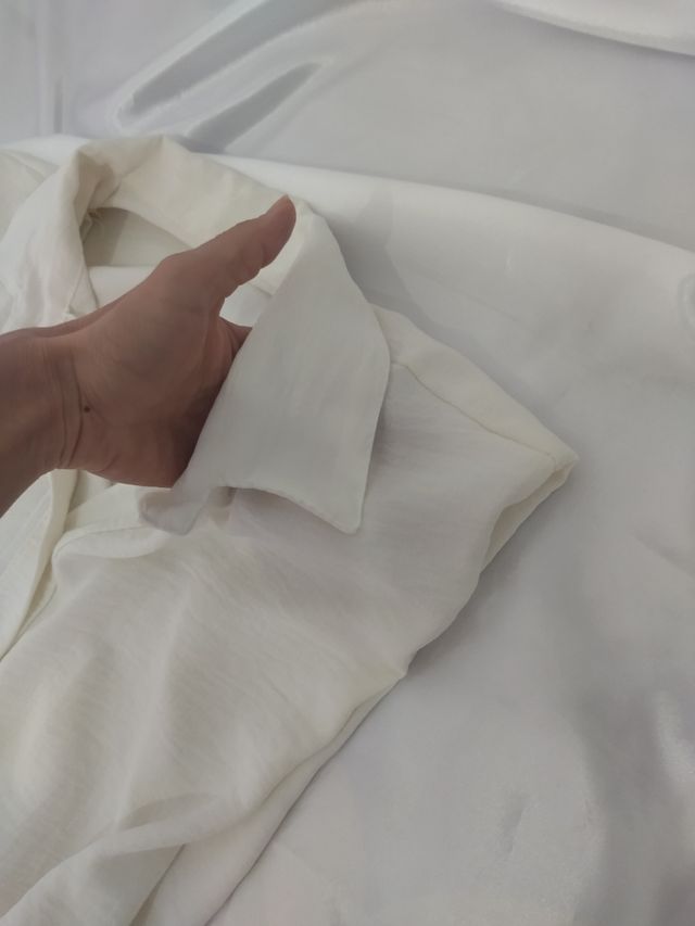 Shorts vaqueros + blusa crema