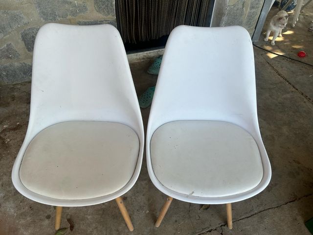 2 Sillas Blancas Estilo Eames