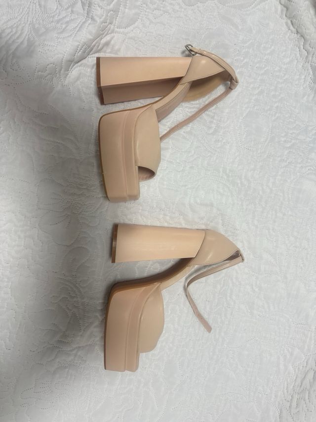 Tacones beige plataforma
