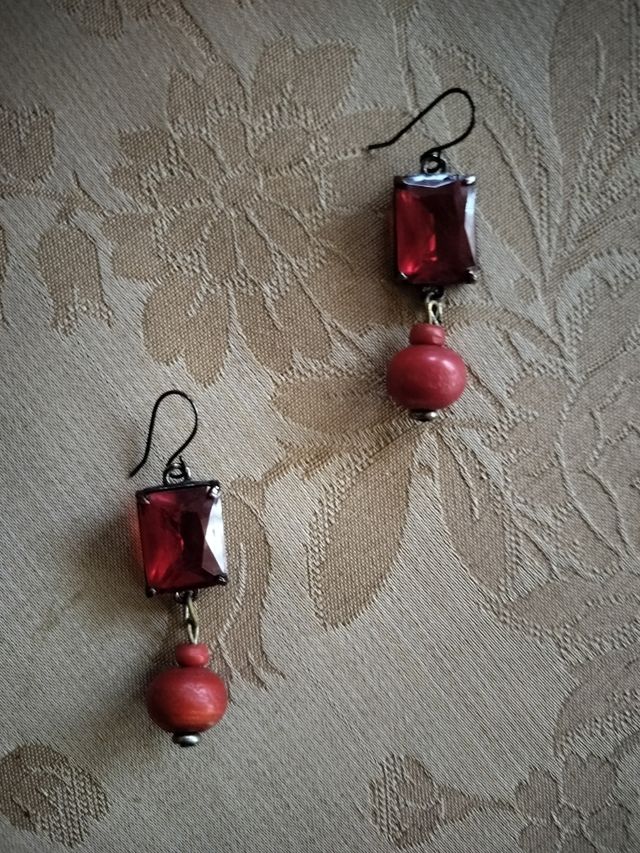 Pendientes de cristal y madera