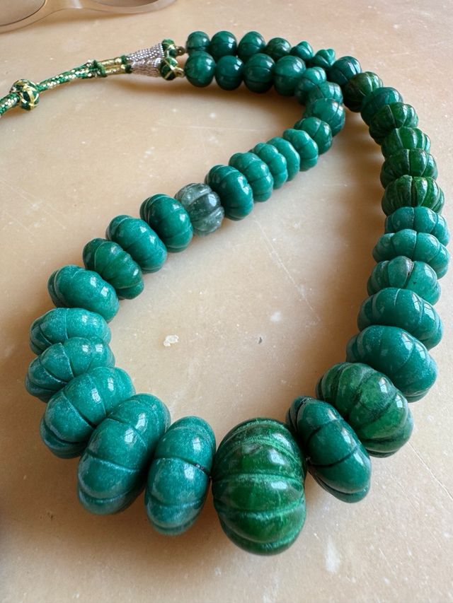 Collana Indiana in smeraldo massivo intarsiato