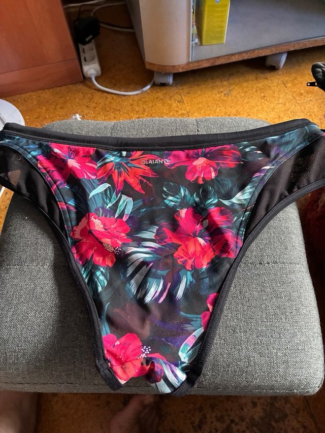 Bikini deportivo Olaian XL con poco uso.