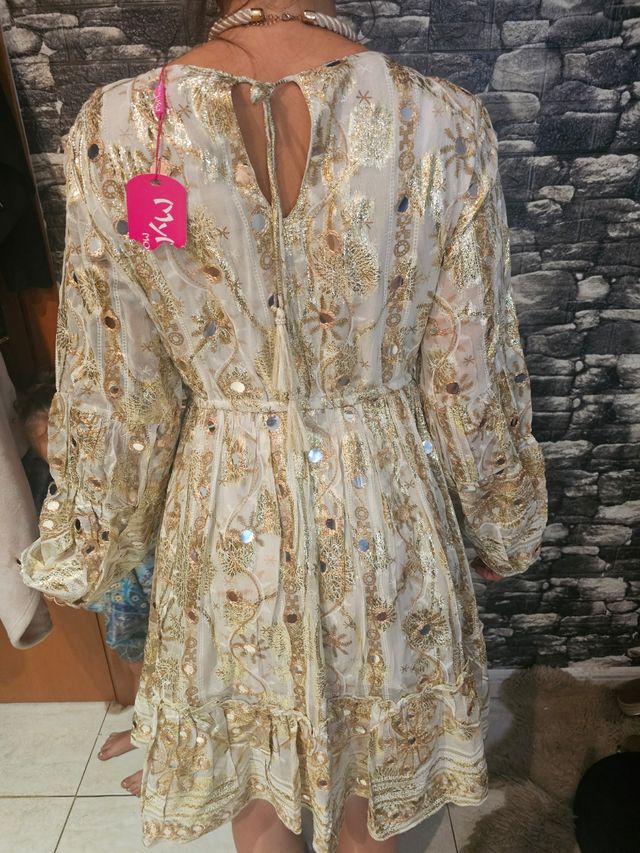 Vestido boho chic beige y dorado