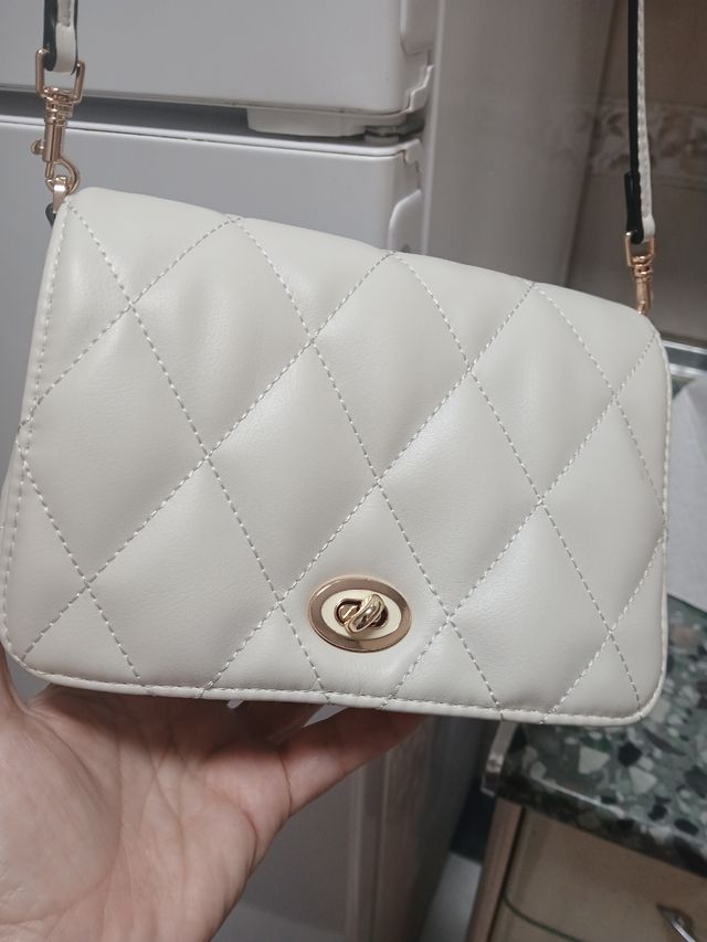 Bolso bandolera beige acolchado