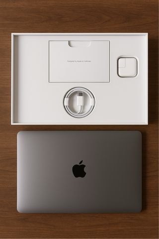 MacBook Pro 13" 2020 - i5 8GB/256GB
