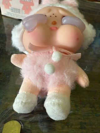 Action figure Cry Baby Cry Again Coniglietto Rosa
