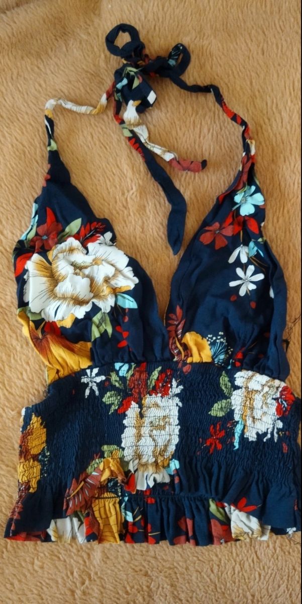 Top corto floral azul