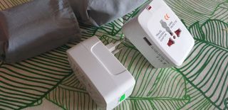 2 Adaptadores corriente viaje universal