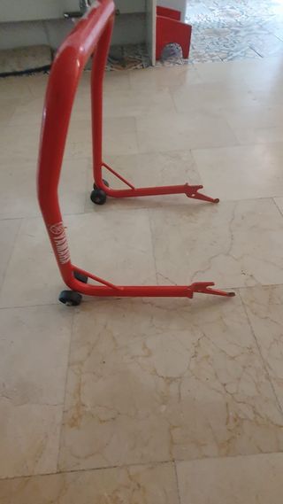 Soporte rueda trasera Yamaha