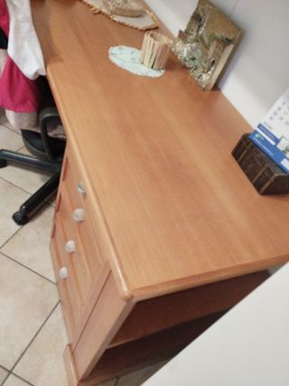 Scrivania legno marrone 3 cassetti