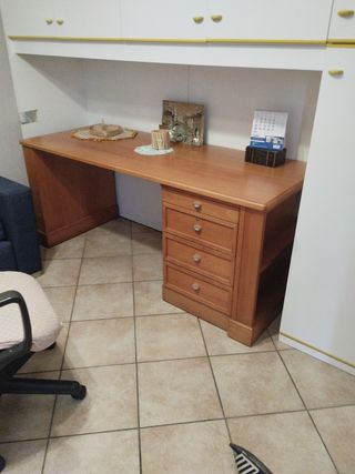 Scrivania legno marrone 3 cassetti