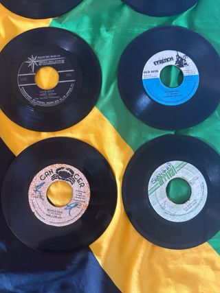 lote 16: Vinilos Reggae Roots 20
