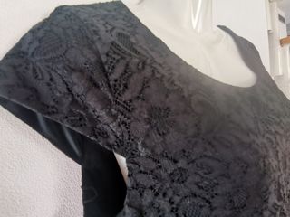 Vestido negro encaje y tablas