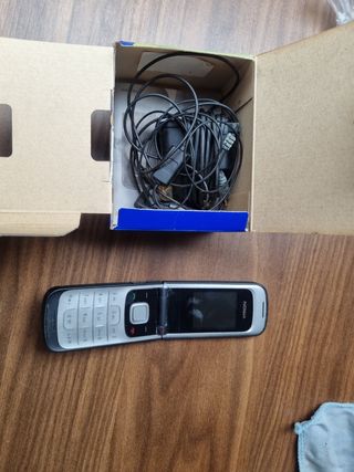 Nokia 2720 Fold - Teléfono móvil negro