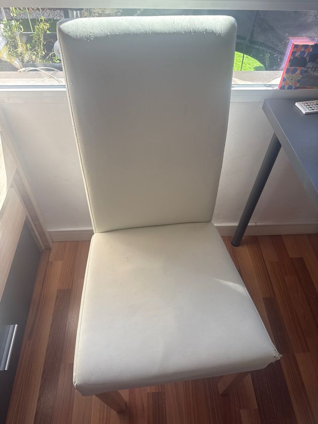 1 silla comedor blancas - piel sintética