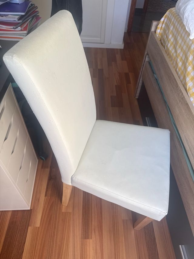 1 silla comedor blancas - piel sintética