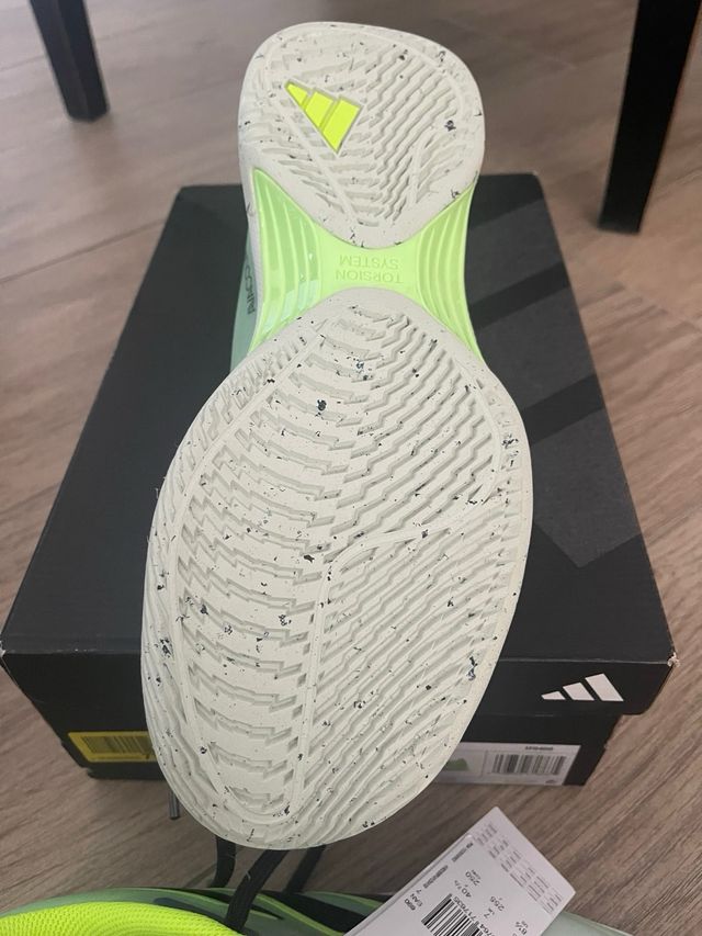 Zapatillas adidas avacourt tenis/padel Talla 40