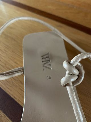 Sandalias romanas ZARA beige 36