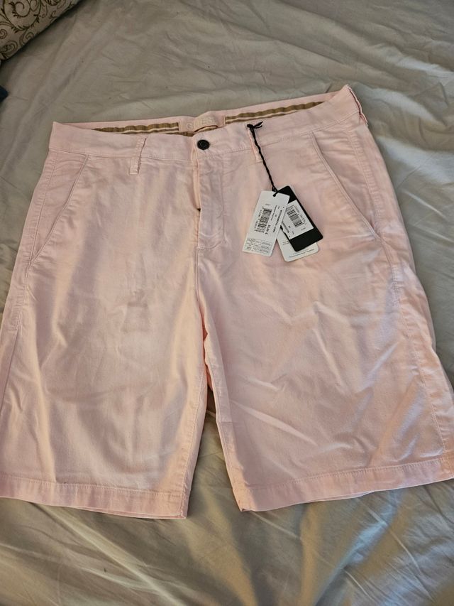 A estrenar Bermuda Guess rosa nuevo
