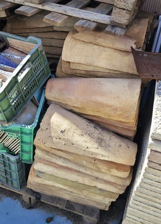 Tejas antiguas de arcilla