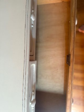 Cómoda madera beige 5 cajones