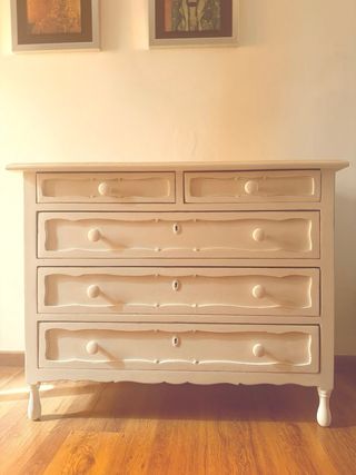 Cómoda madera beige 5 cajones