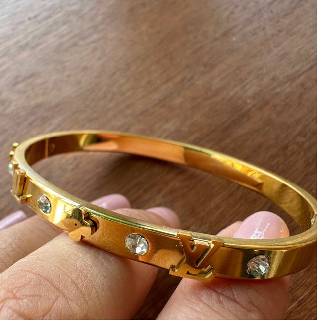 Pulsera dorada L*V!
