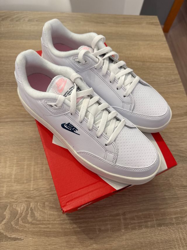 Zapatillas Nike blancas - nuevas