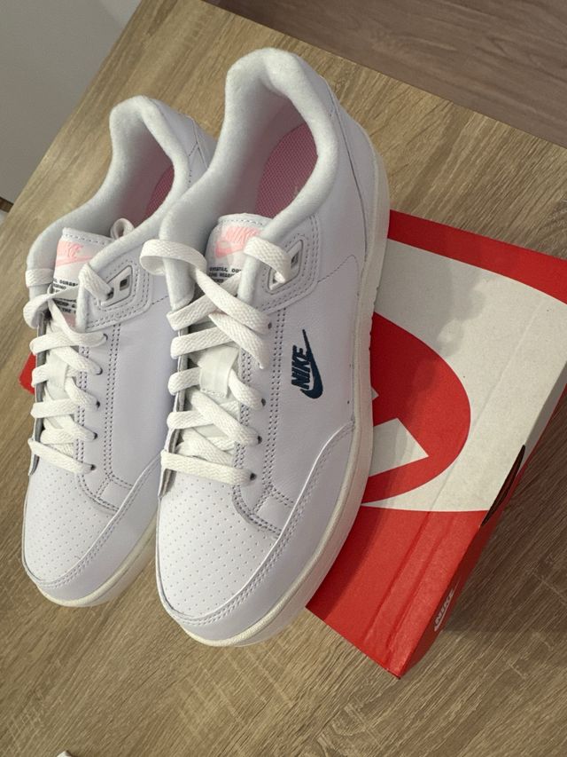 Zapatillas Nike blancas - nuevas