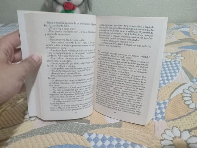 La sombra de la sirena: Un ramo de lirios blanc...