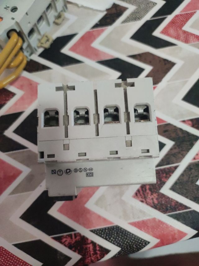 Interruptor Diferencial Merlin Gerin 25A