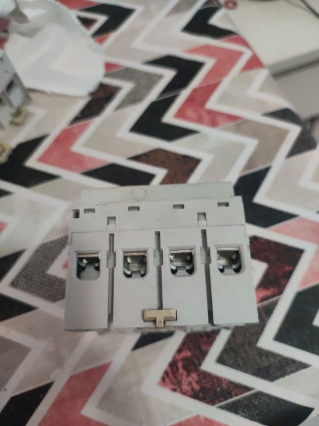 Interruptor Diferencial Merlin Gerin 25A