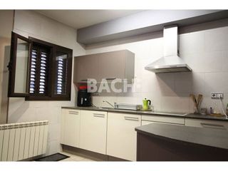 Piso en venta en Santa Clara-Caputxins-Hospital en Vic