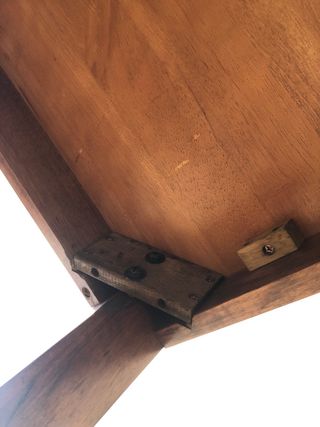 Mesa comedor madera maciza.
150x90cm
75cm alto