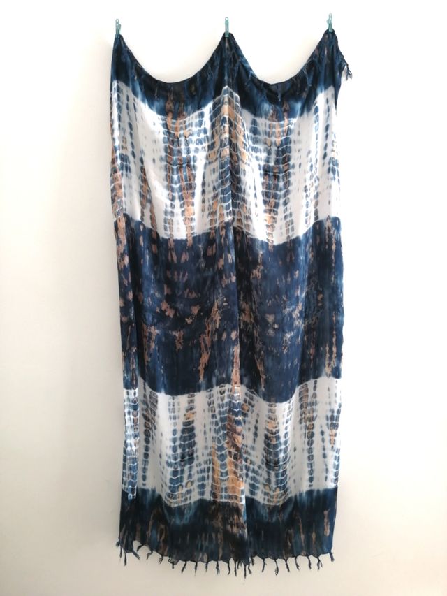 Pareo blu e bianco - tintura legata