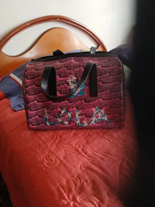 Bolso bandolera rosa y negro