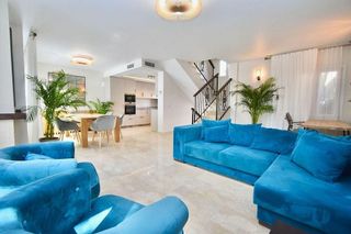 Casa adosada en alquiler en Nueva Andalucía centro en Marbella