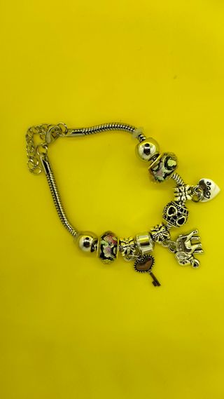 Una pulsera,1000 formas de expresarte